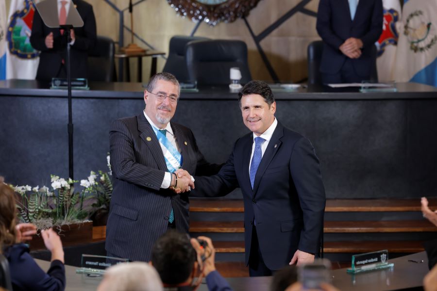 Ricardo Quiñónez asume segundo período en la Municipalidad de Guatemala