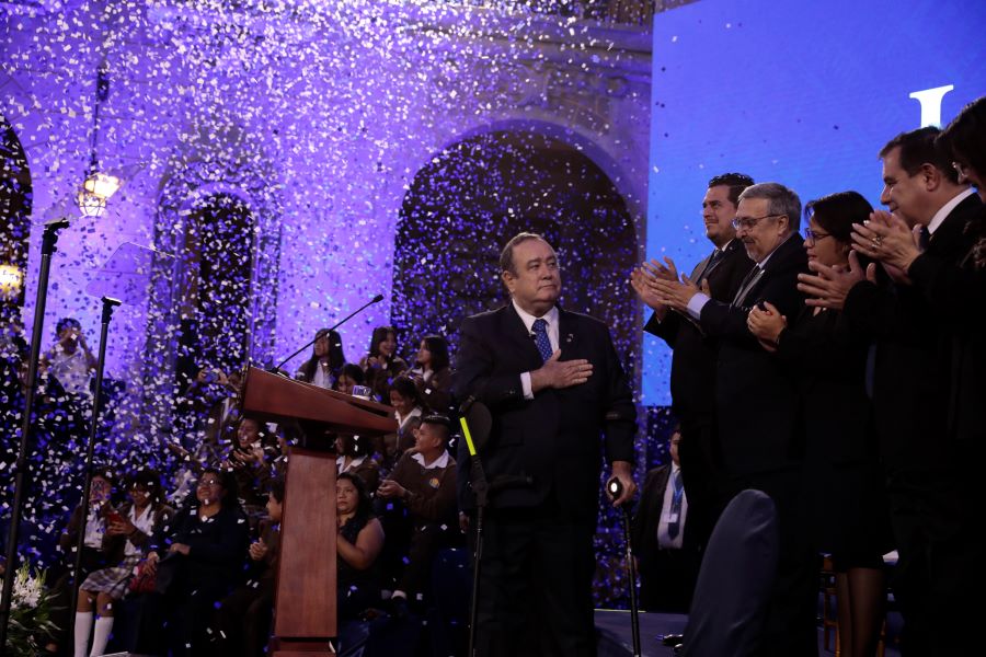 Jefe del Ejecutivo agradece a guatemaltecos y a quienes lo acompañaron en su gobierno