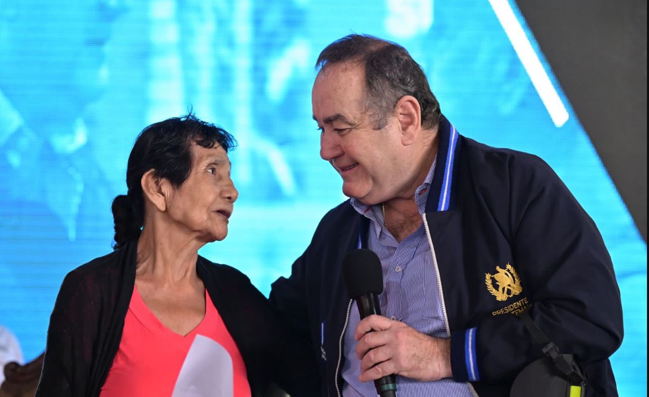 En Consulta: Presidente Giammattei alcanza los 212 mil beneficiados con el PAM