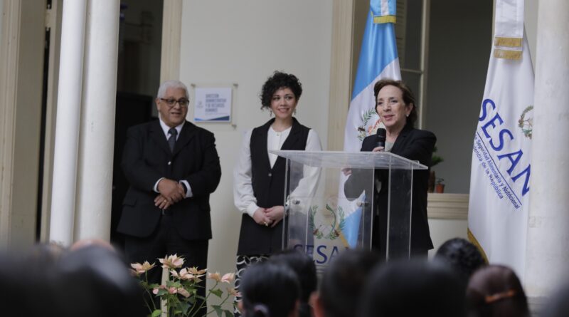 Nuevas autoridades de la Secretaría de Seguridad Alimentaria y Nutricional. / Foto: Sesan.
