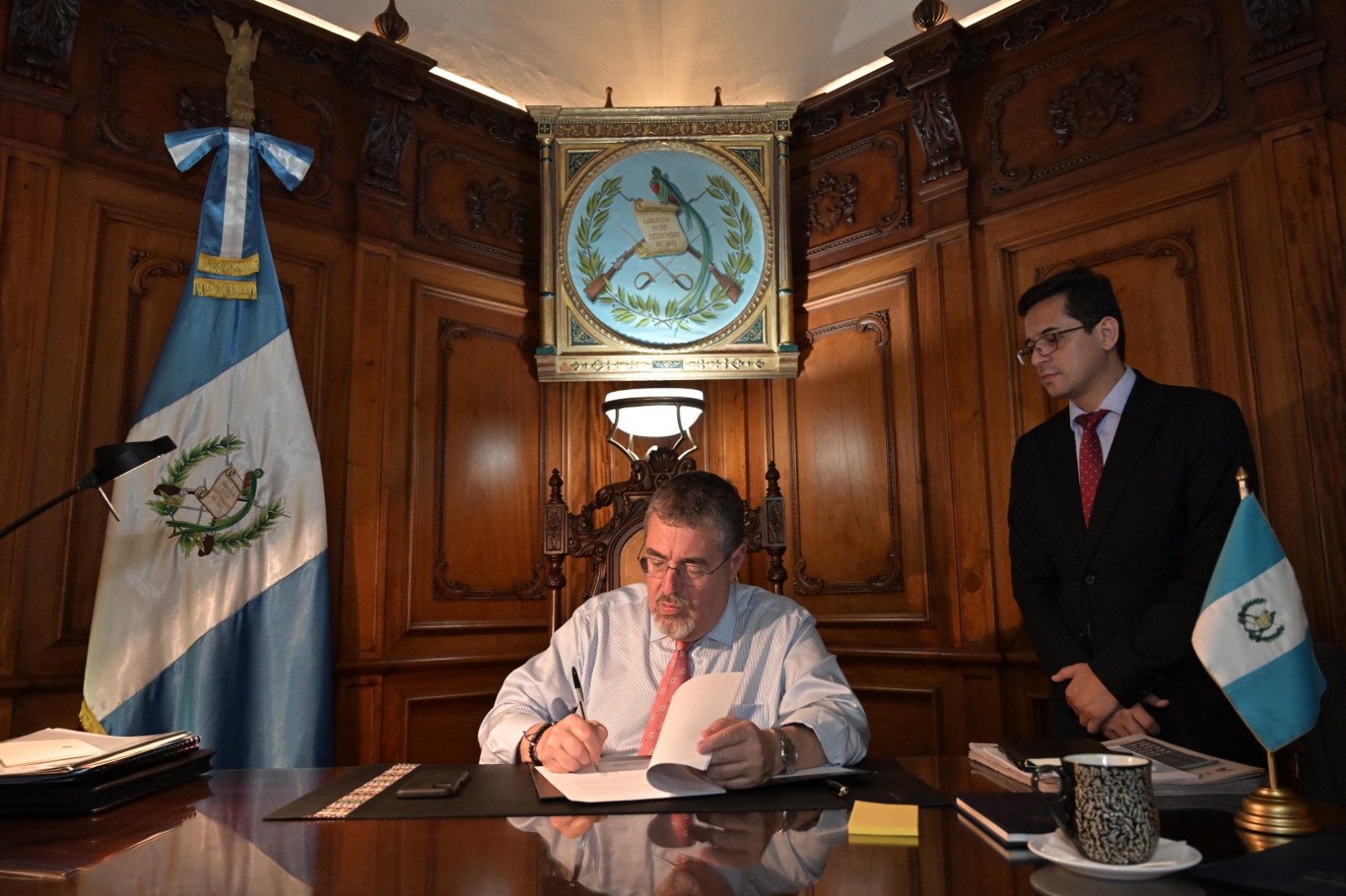 Presidente Bernardo Arévalo deroga Acuerdo Gubernativo que otorgaba seguridad del Estado a exfuncionarios
