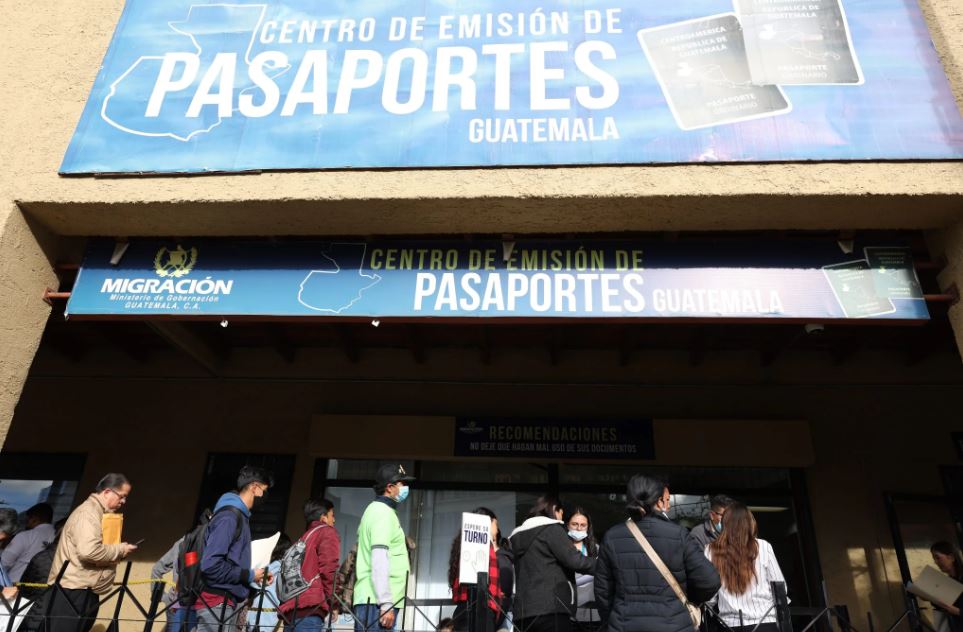 Anuncian jornada extendida para la emisión de pasaportes en Quetzaltenango