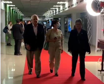 Expresidente de Colombia Ernesto Samper Pizano llega a Guatemala por transmisión de mando presidencial