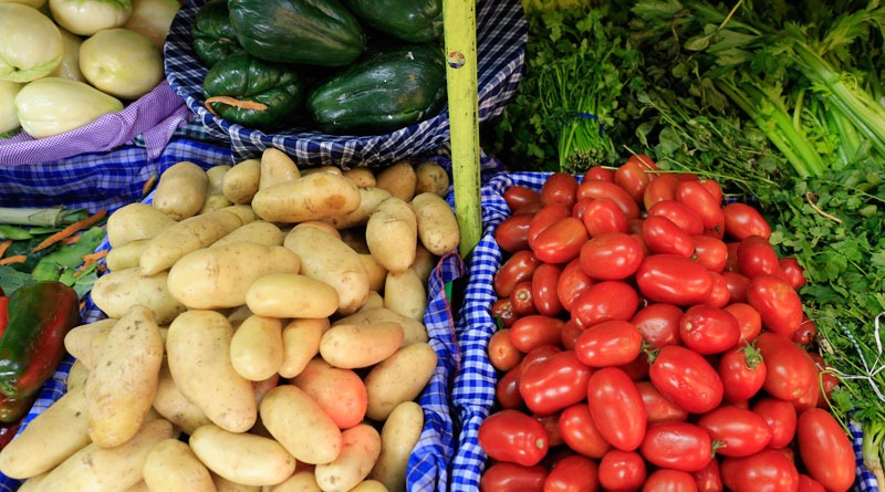 Autoridades monitorean precios de la canasta básica alimentaria. /Foto: DCA.