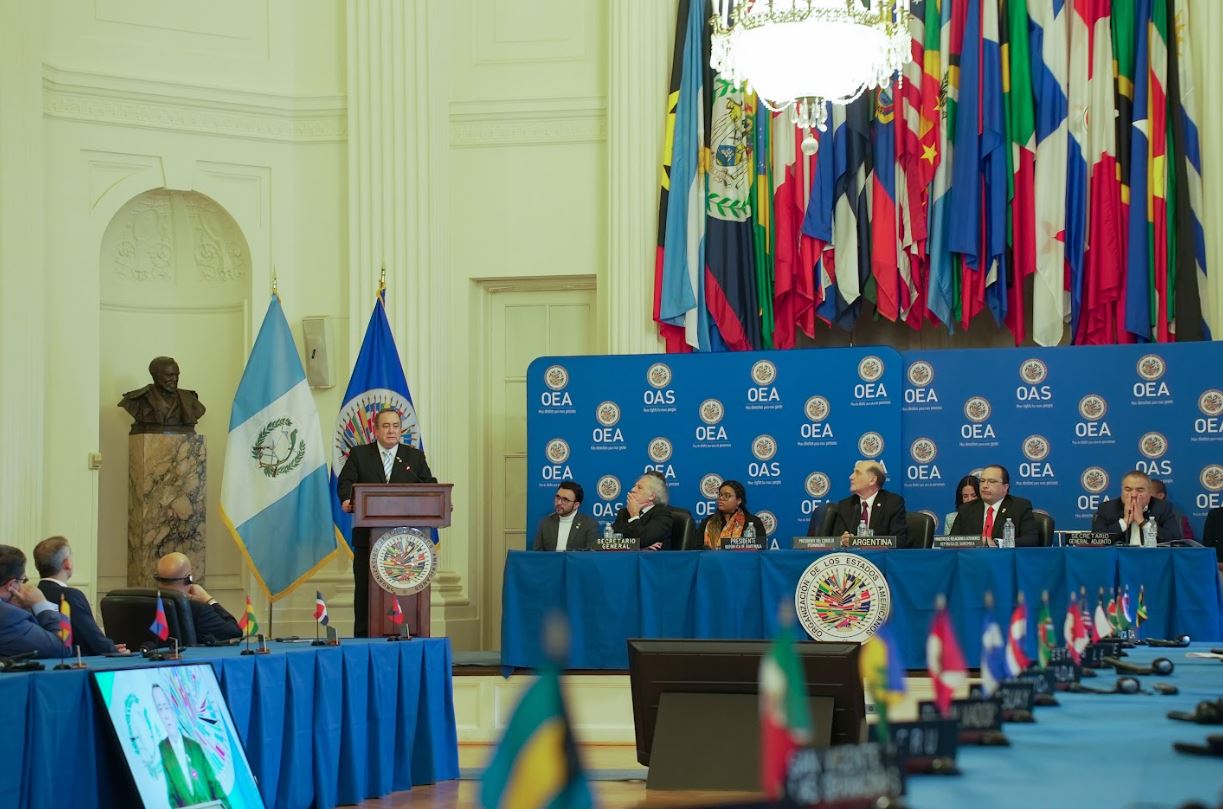Jefe del Ejecutivo reitera compromiso con la consolidación de la democracia