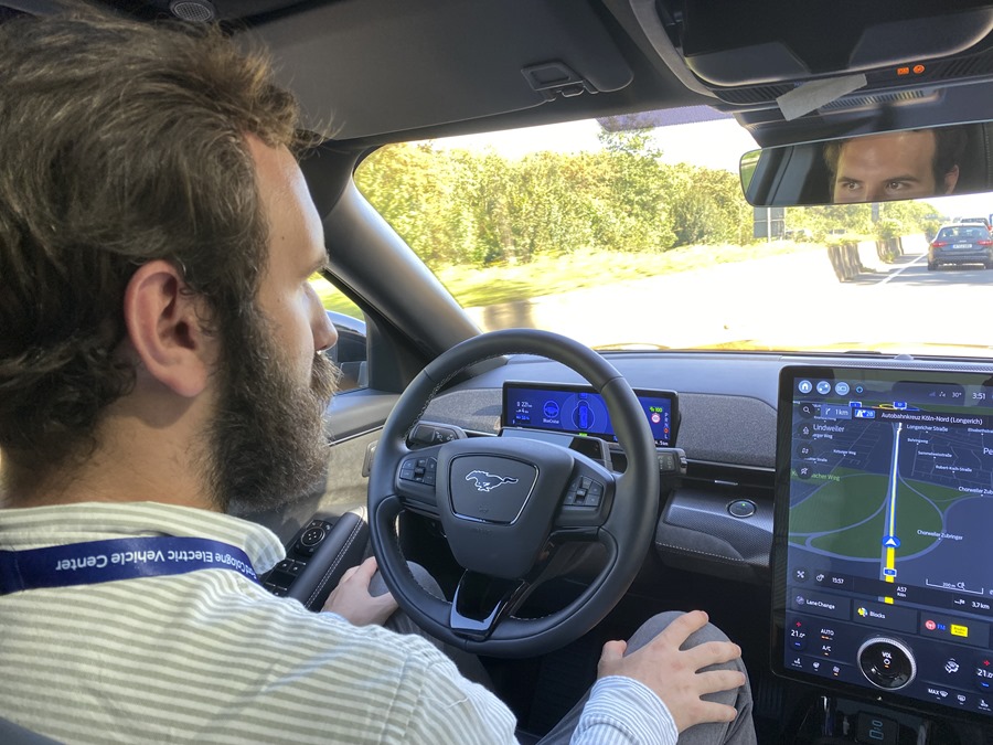 Vehículos autónomos llegarán a las carreteras británicas a finales de 2026
