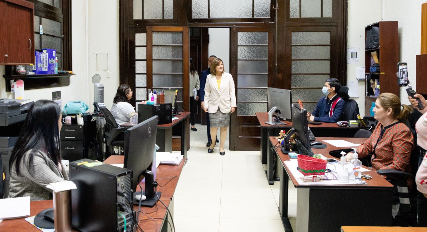 Vicepresidenta Herrera fortalece lazos con su equipo de trabajo