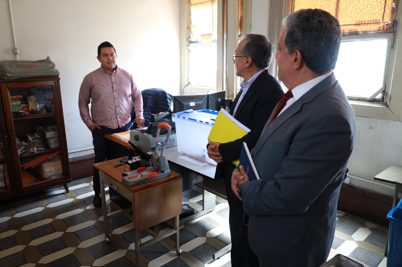 Presentan al nuevo director departamental de redes integradas de servicios de salud. /Foto: MSPAS