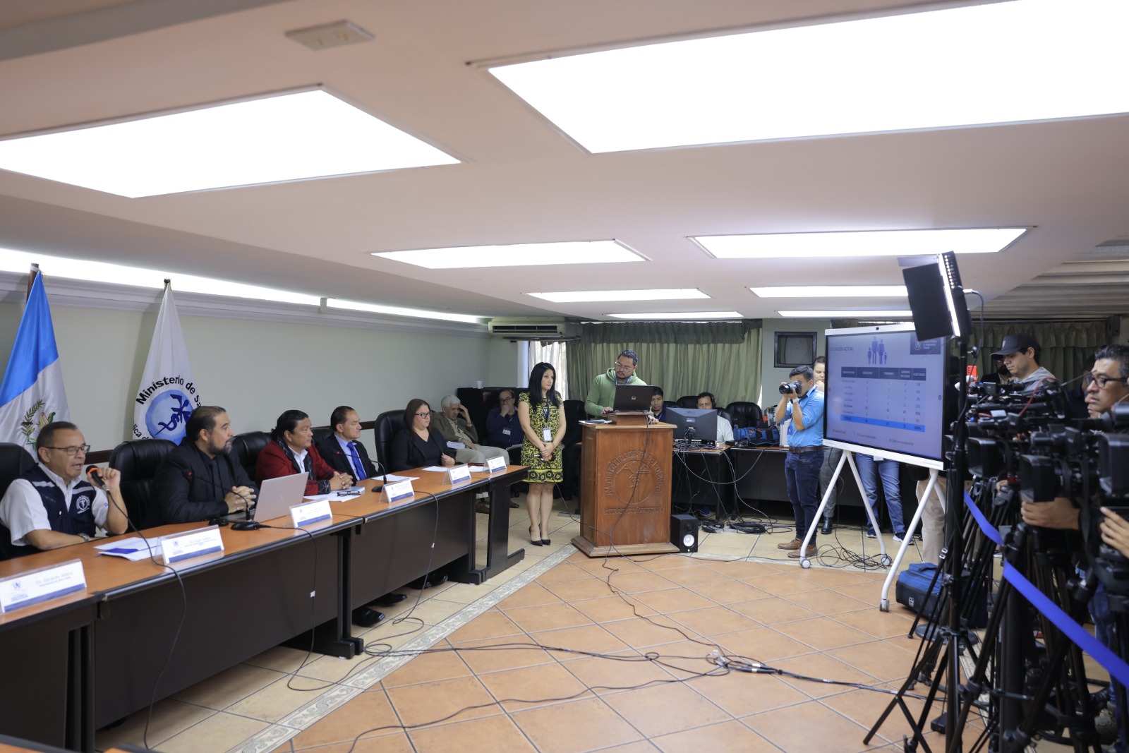 Salud continúa con el monitoreo de casos de la enfermedad neurológica aguda