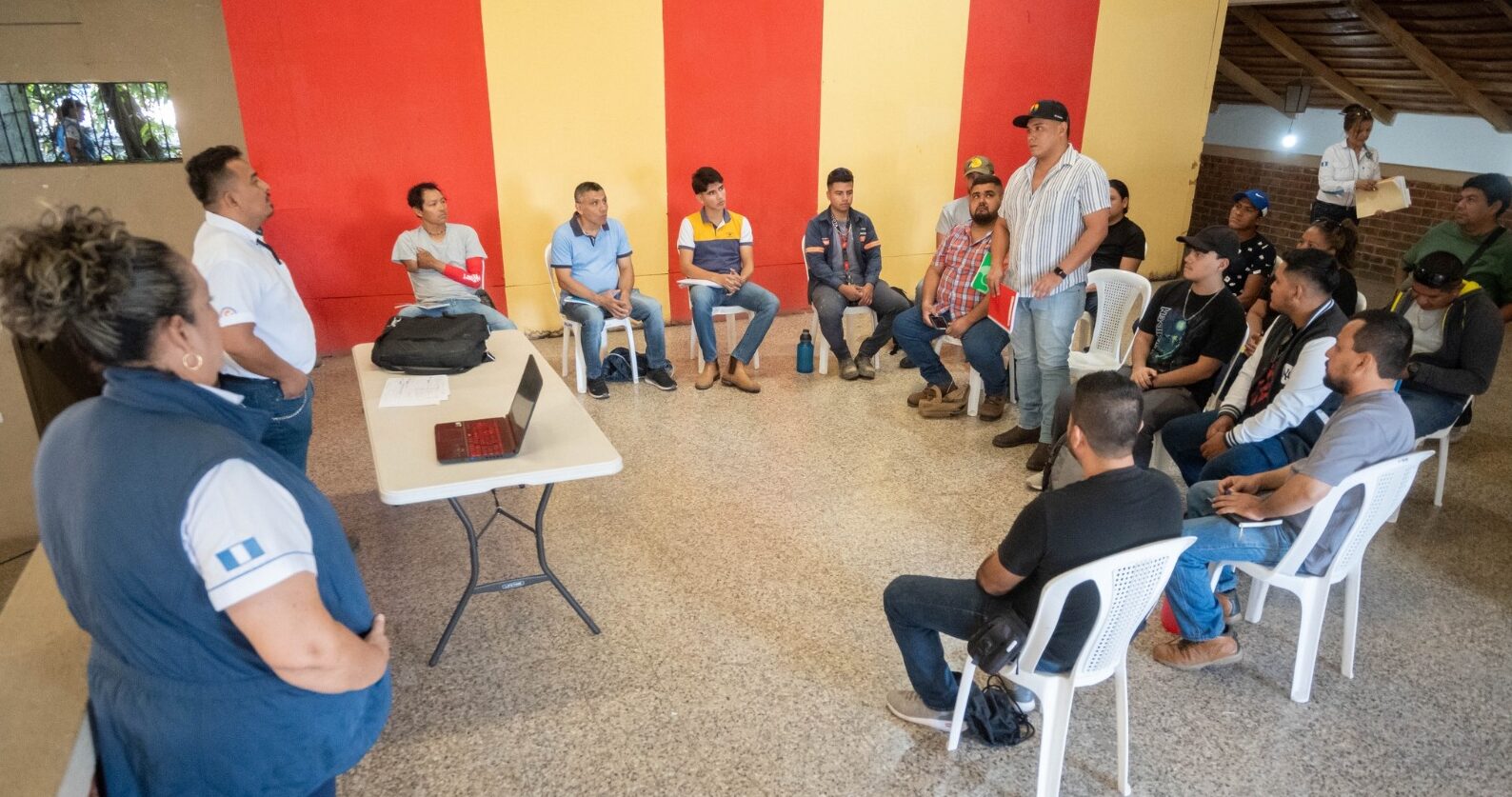 Vecinos de Asunción Mita, Jutiapa, fortalecen sus capacidades en electricidad domiciliaria