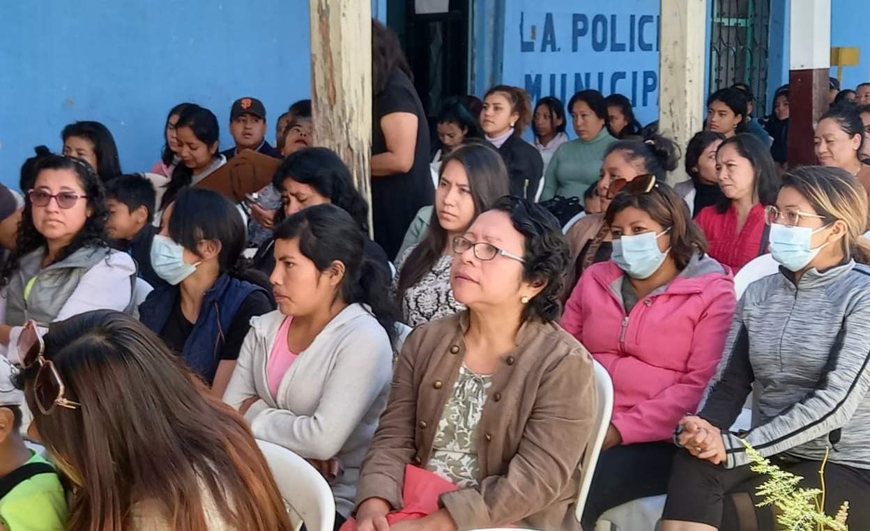 Más de 200 huehuetecas participan en cursos técnicos y básicos