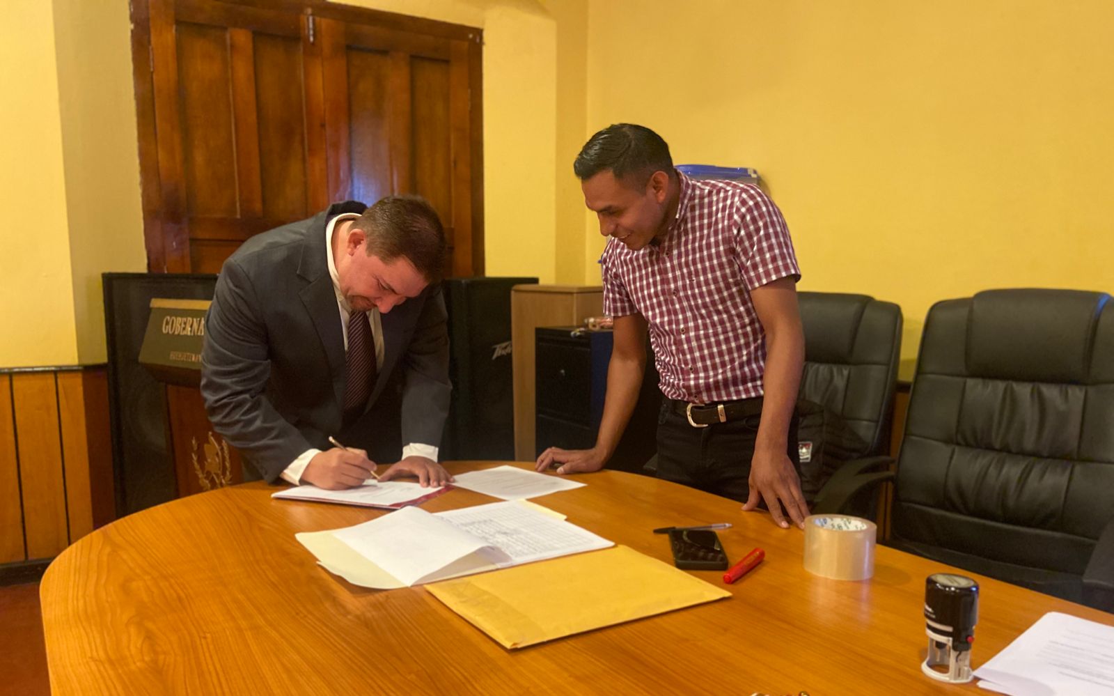 Por cuarto día consecutivo, reciben expedientes de aspirantes a gobernador en Huehuetenango
