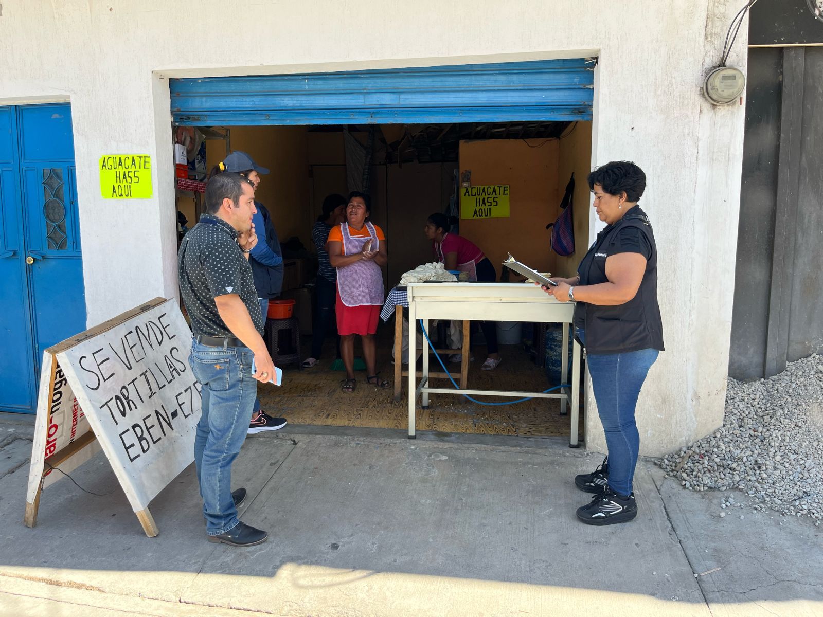 DDRISS de Jalapa fortalece acciones para la manipulación segura de alimentos en establecimientos públicos