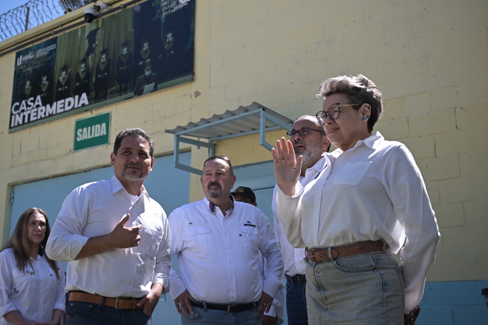 Doctora Lucrecia Peinado visita el centro de rehabilitación juvenil Casa Intermedia