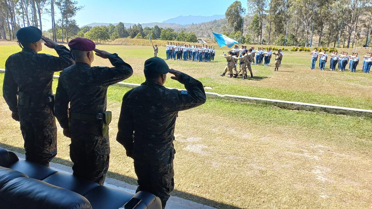 Más de 100 jóvenes inscritos en el curso de Reservas Militares de Jalapa