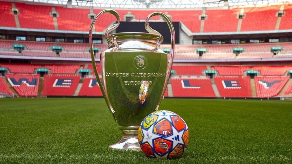 Presentan balón para la fase final de la UEFA Champions League
