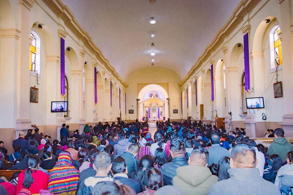 Fieles católicos celebran el inicio de la Cuaresma en Totonicapán