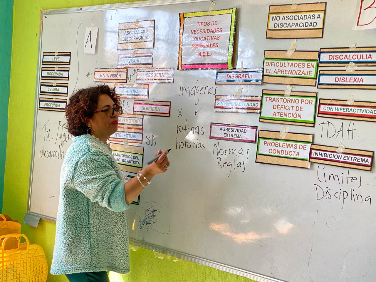 Docentes fortalecen capacidades para la atención de niñez con discapacidad
