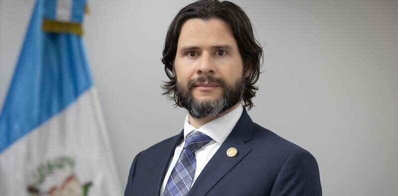 Antonio Romero asume como viceministro de Inversión y Competencia