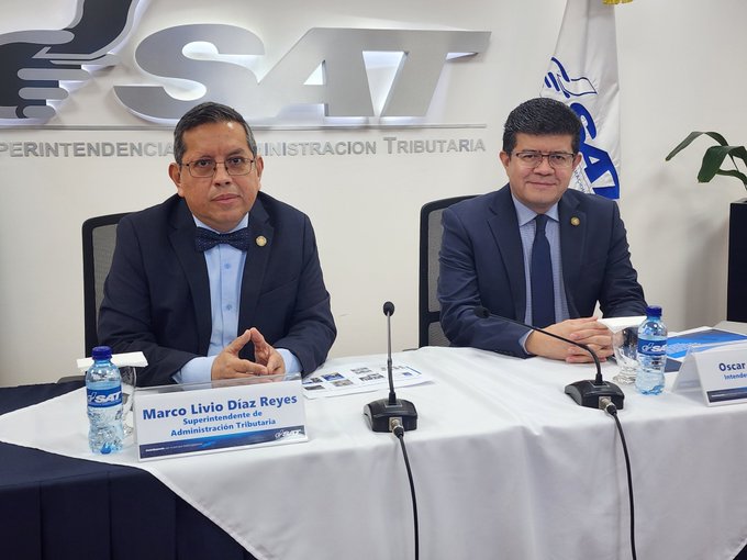 Conferencia de prensa de la SAT.