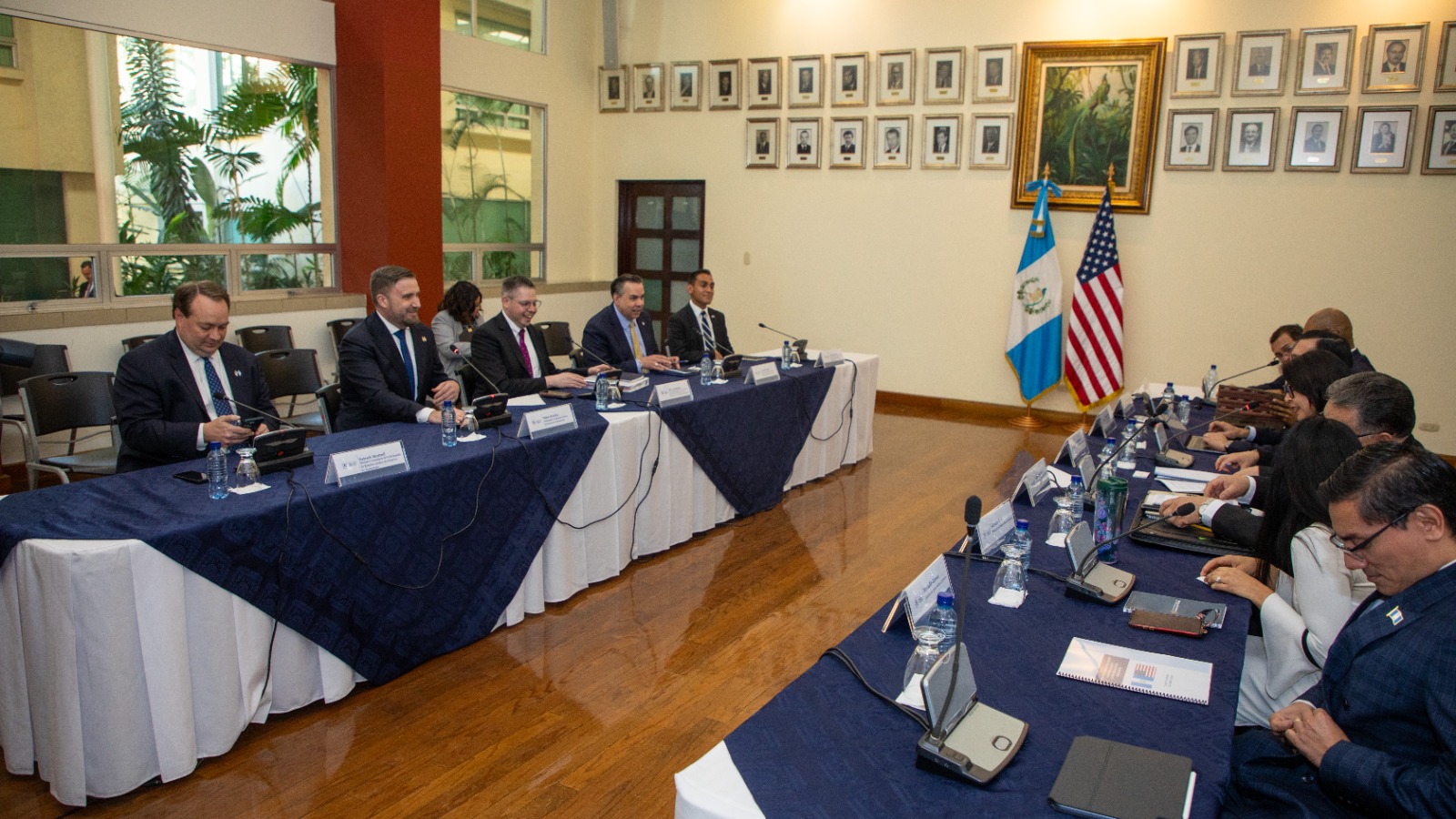 Delegación estadounidense se reúnen con autoridades de Guatemala