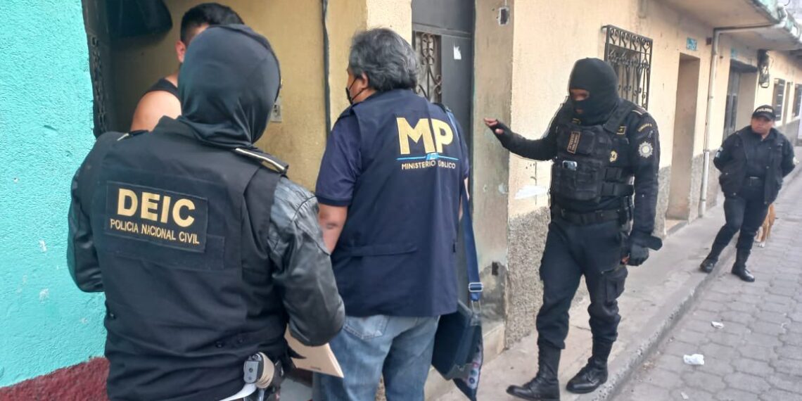 Autoridades ejecutan 22 allanamientos con el fin de investigar y combatir la extorsión