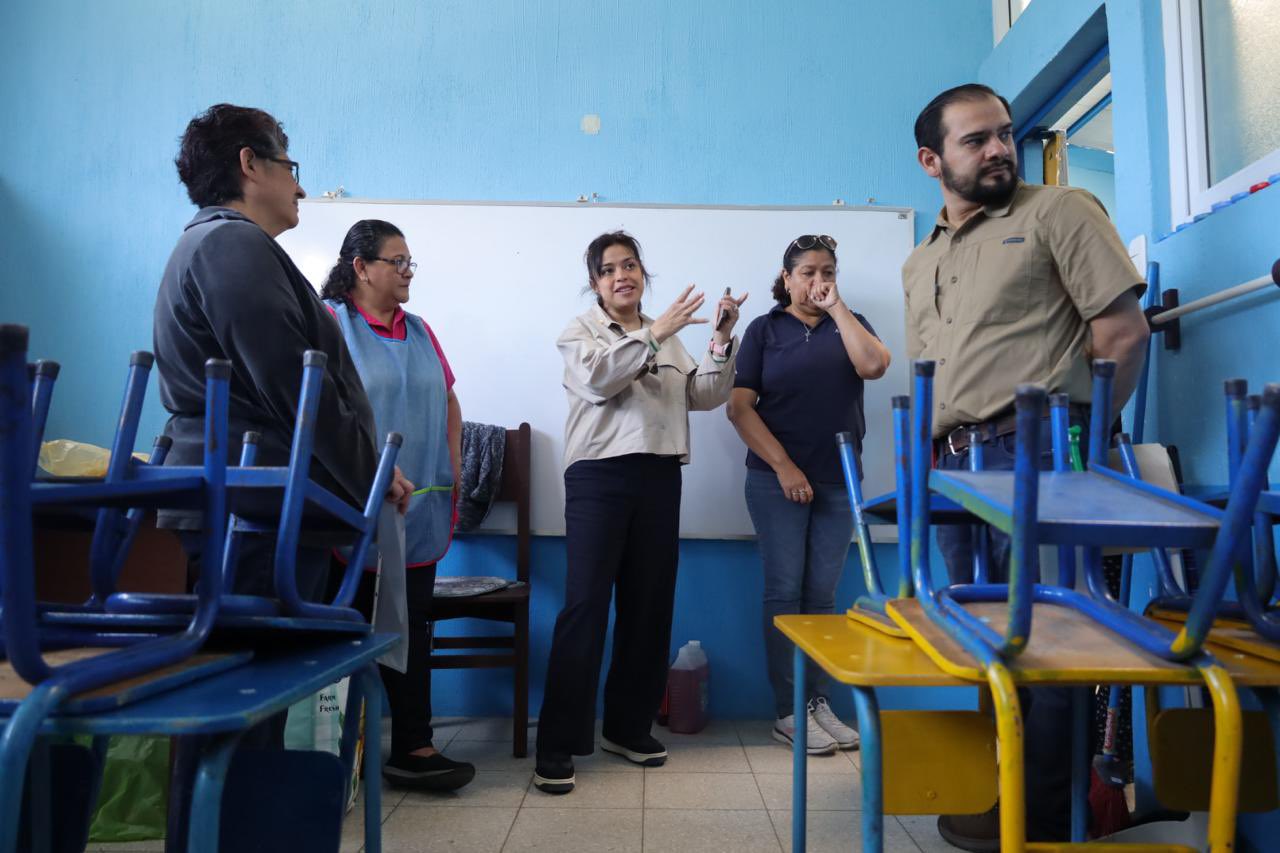 Revisan remozamiento en escuelas de la zona 6 capitalina. /Foto: CIV
