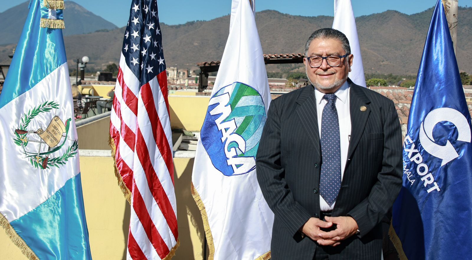 Ministro Maynor Estrada lideró la primera capacitación sobre inspección fitosanitaria, centrada en el cultivo del aguacate Hass. / Foto: MAGA.