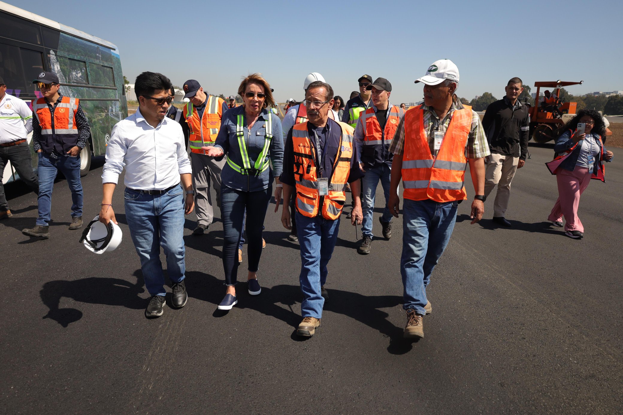 La ministra de la Vega visitó el AILA. /Foto: CIV