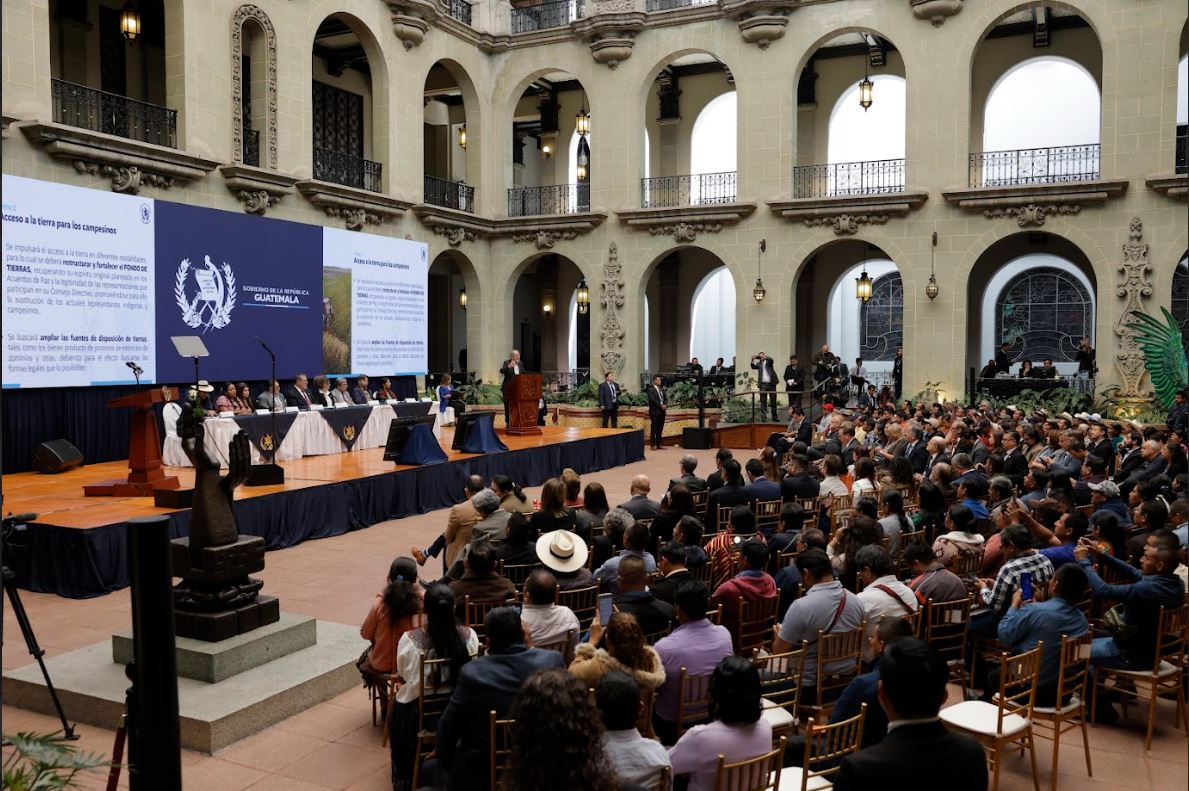 Gobierno y organizaciones campesinas firman convenio para abordar el tema agrario del país
