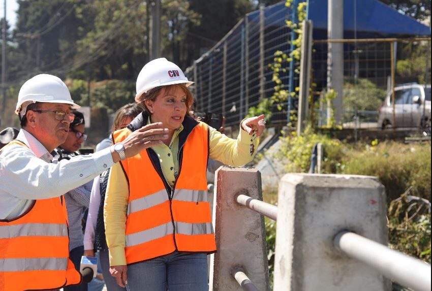 Ministra de Comunicaciones supervisa obras de infraestructura vial