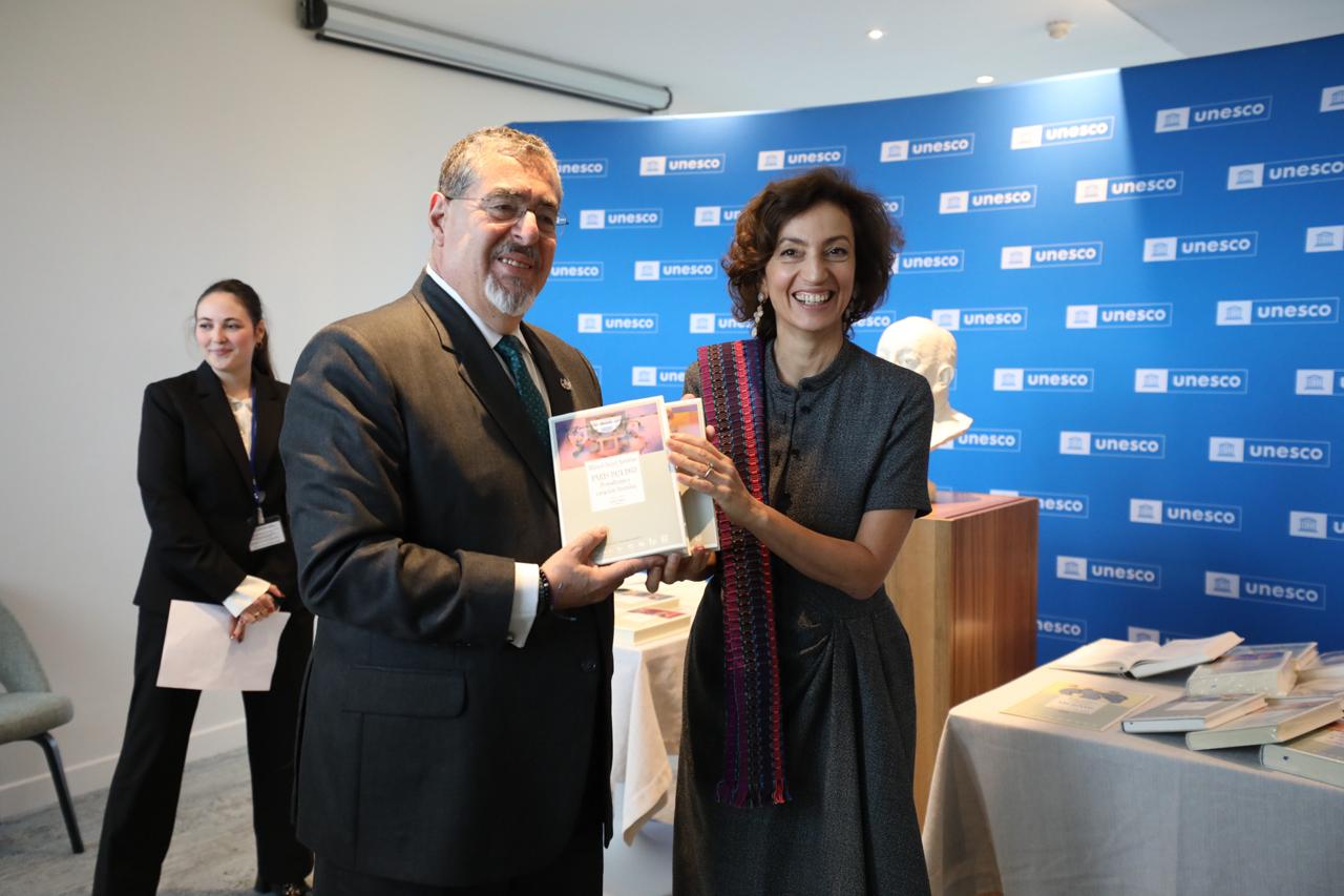 Presidente Arévalo se reúne con directora general de la Unesco