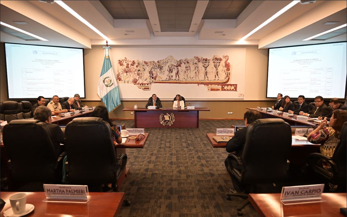 Binomio presidencial dirige gabinete de gobierno