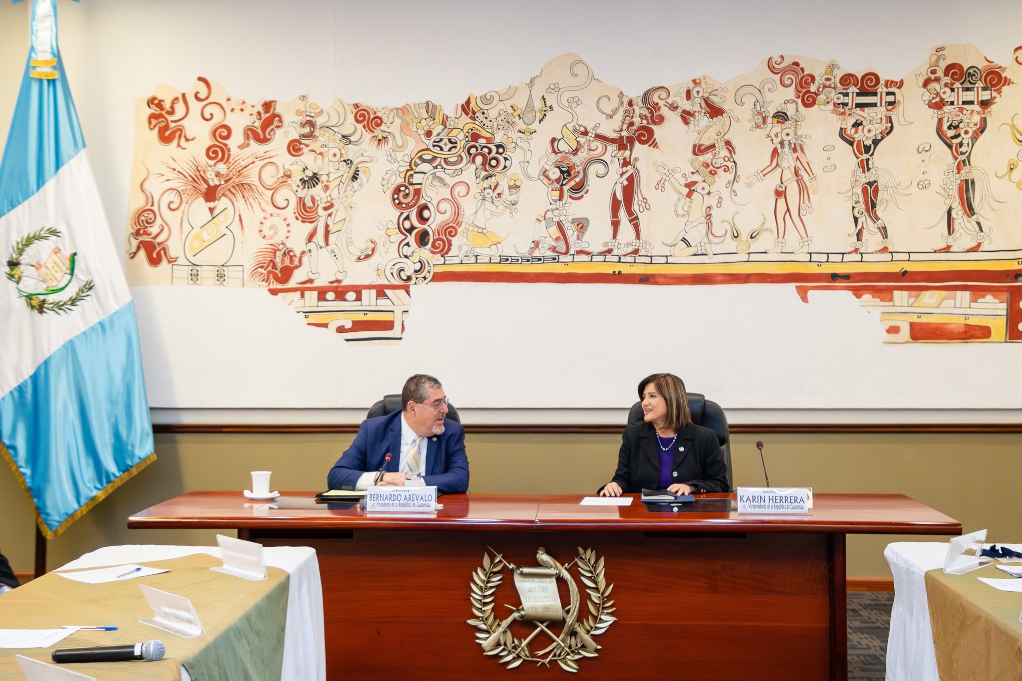 Presidente y Vicepresidenta lideran reunión de Consejo de Ministros