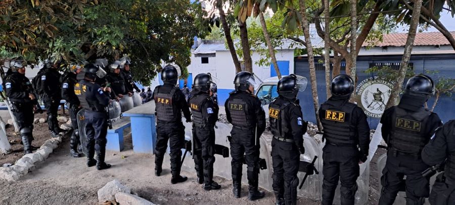 Llevan a cabo requisa contra extorsiones en cárcel El Boquerón