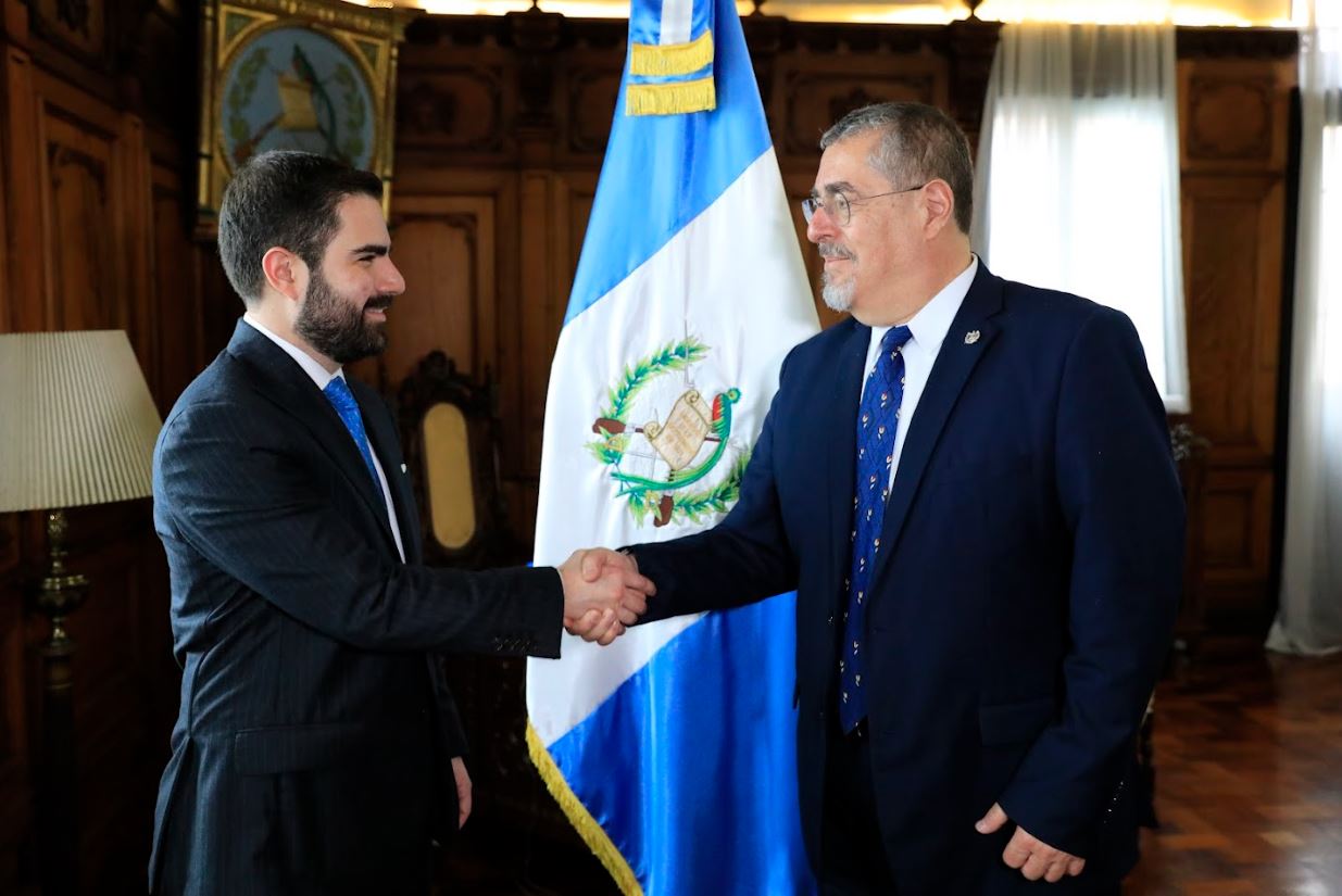 Presidente juramenta a Santiago Palomo como comisionado contra la Corrupción