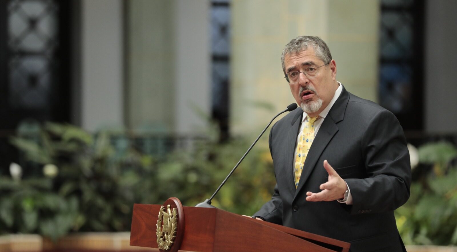 Gobierno deroga el seguro médico escolar