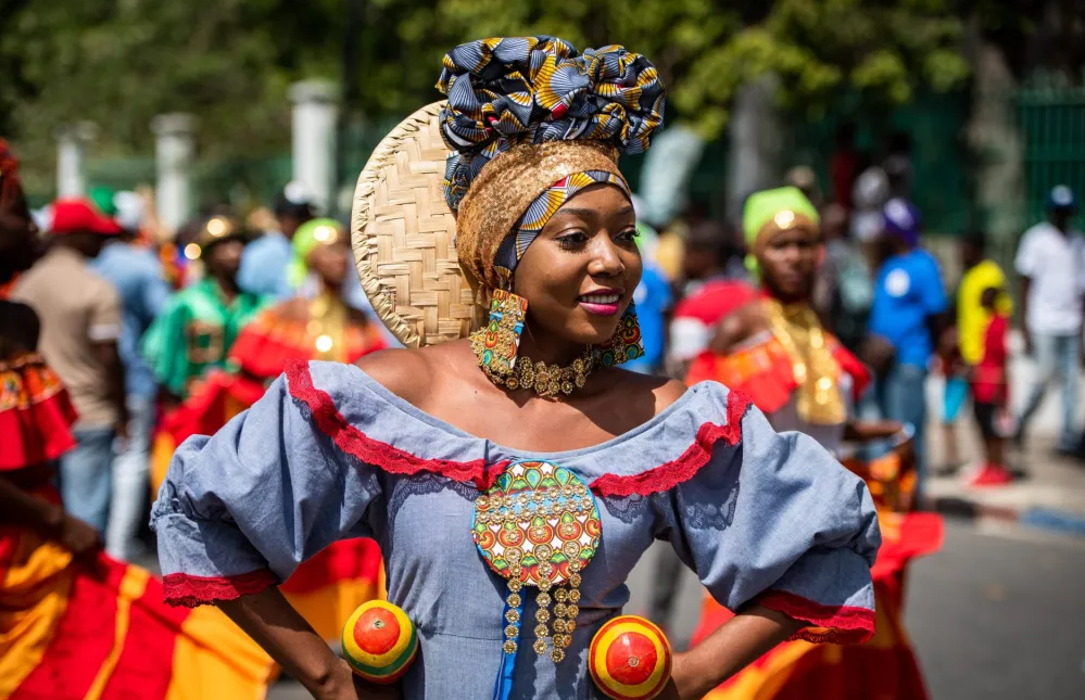 El color del carnaval llega a Haití a pesar de la crisis y la violencia