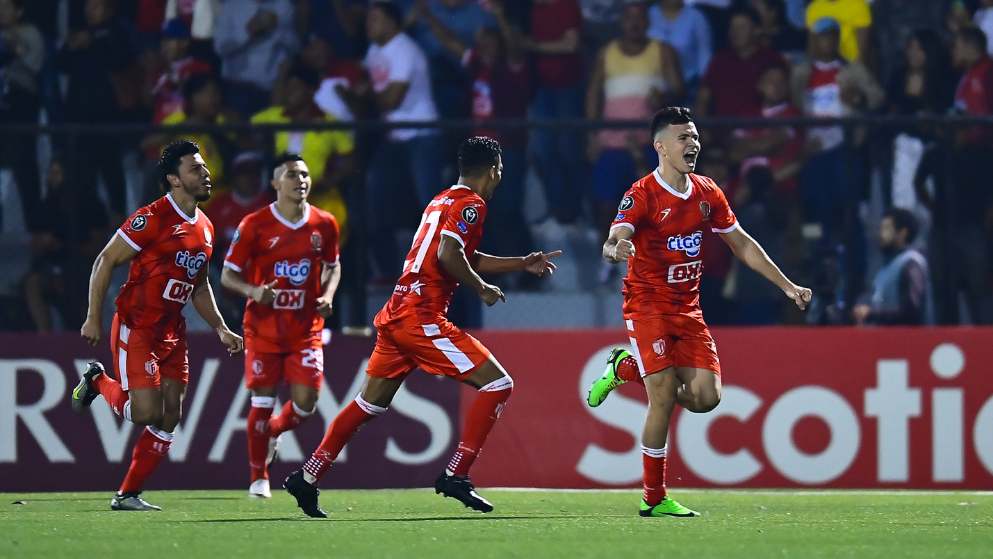 Real Estelí arrolla a las águilas del América