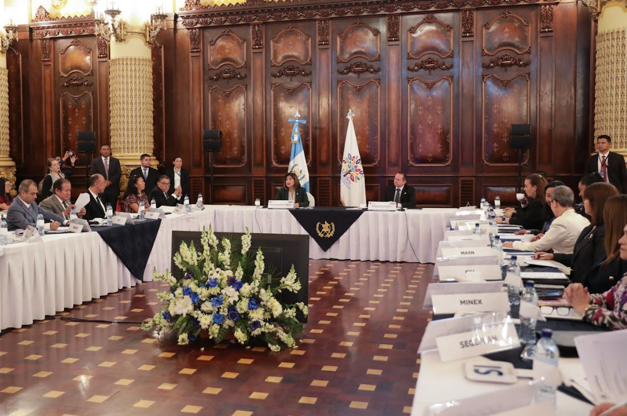 Esta primera sesión sienta las bases para un trabajo conjunto y coordinado que busca transformar la realidad de quienes más lo necesitan. / Foto: José Archila.