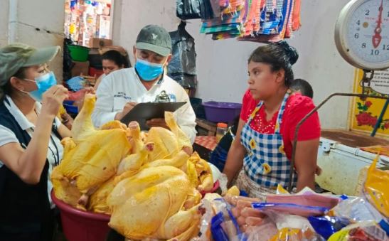 Instan a comerciantes de alimentos y población de Suchitepéquez a cuidar la salud