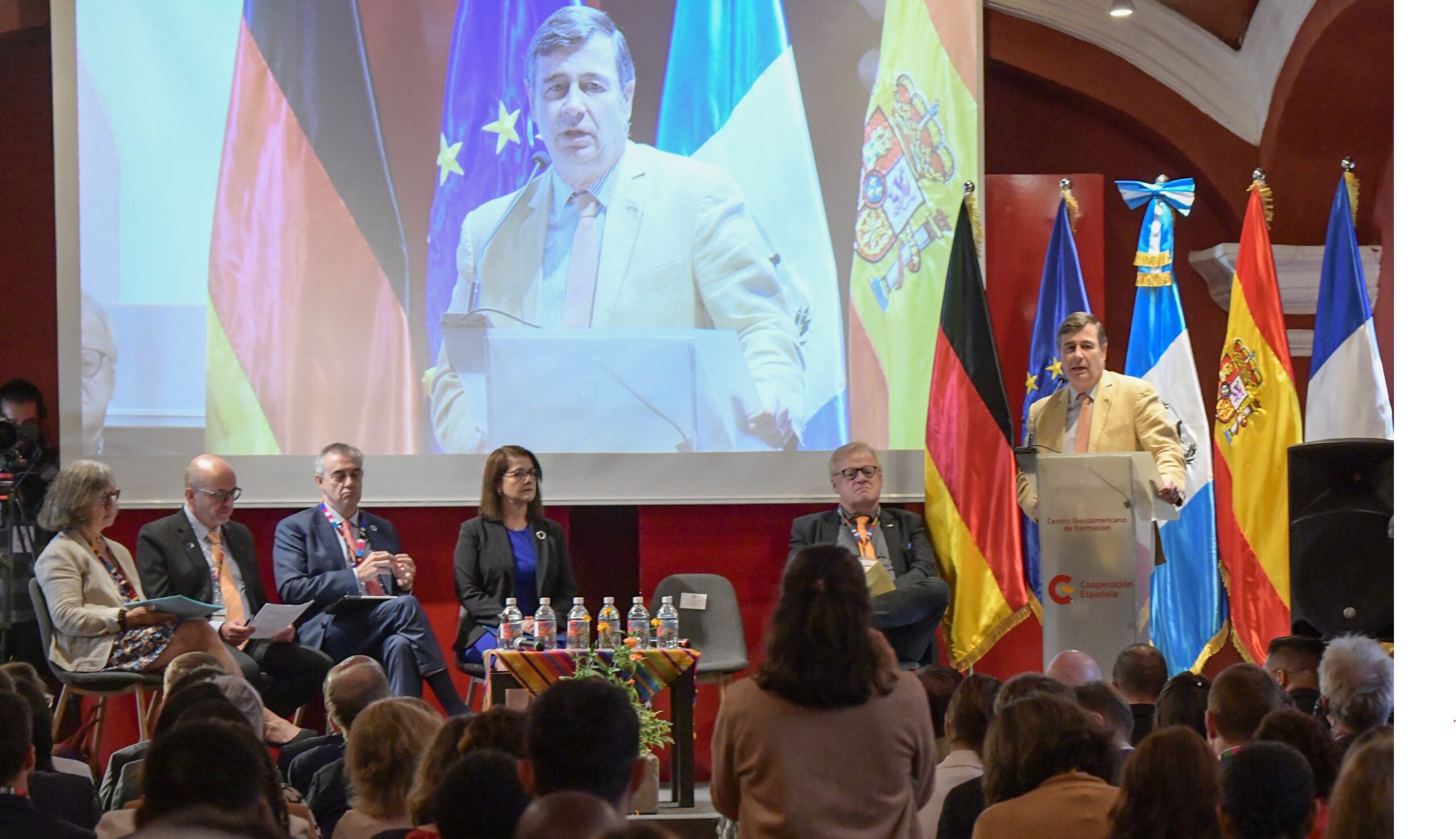 Delegaciones de 33 países de América Latina, El Caribe y Europa definen proyectos para contrarrestar el cambio climático