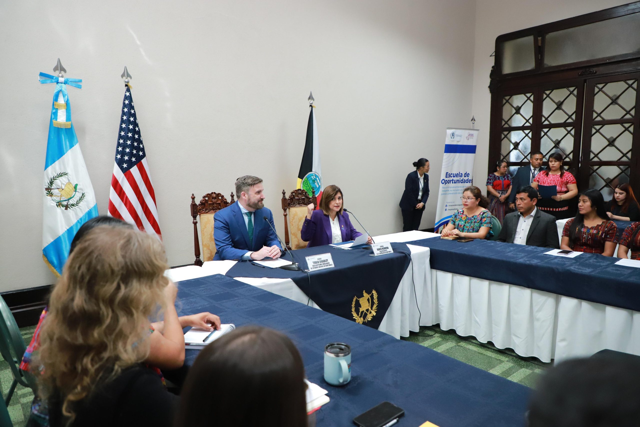 Vicepresidencia presenta Escuela de Oportunidades a Estados Unidos