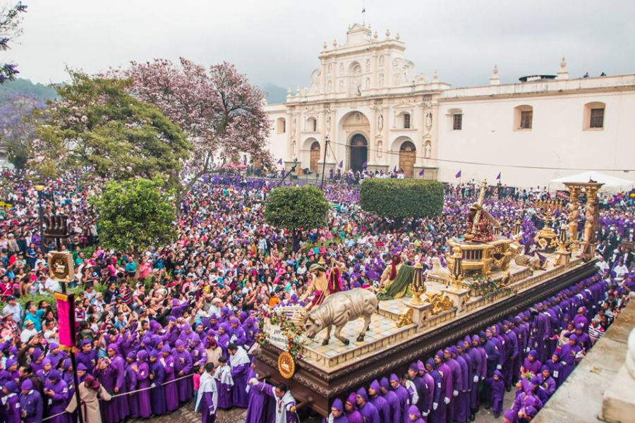 Qué procesiones saldrán el Viernes Santo