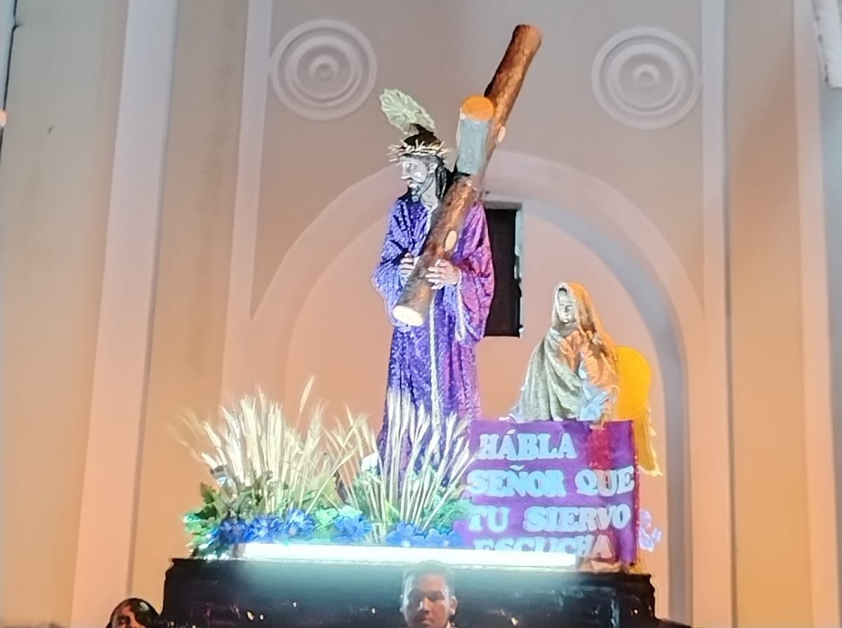 Jesús Nazareno de la iglesia Nuestra Señora del Carmen recorre calles de Jalapa