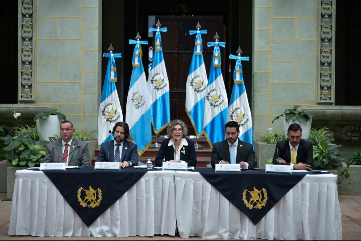 Guatemala busca captar mil 400 millones de dólares en inversión extranjera directa en 2024