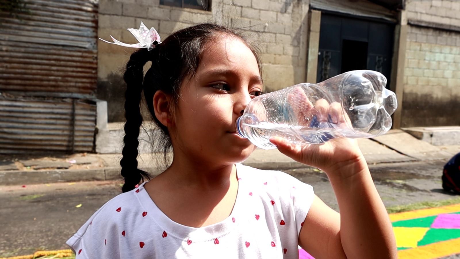 Consuma agua y cuide su salud durante la temporada de calor