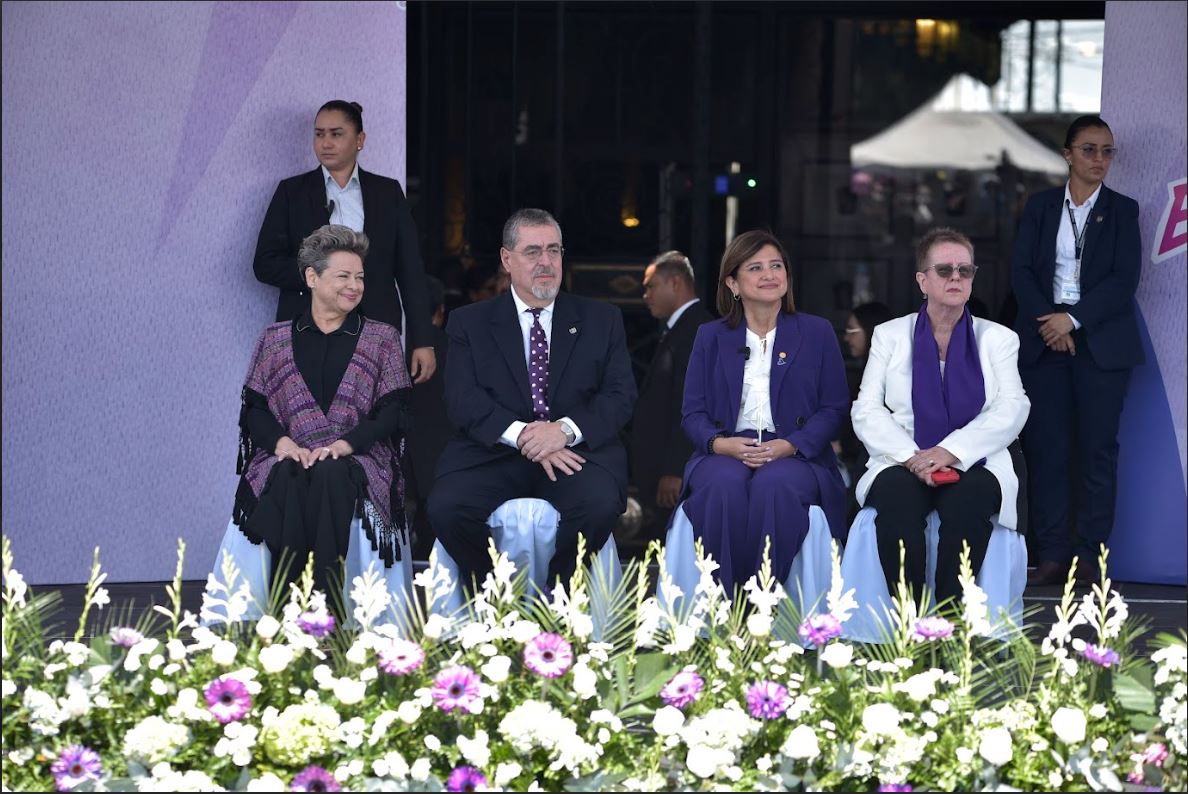 Presidente le apostó esta semana al apoyo a las mujeres, jóvenes y desarrollo sostenible
