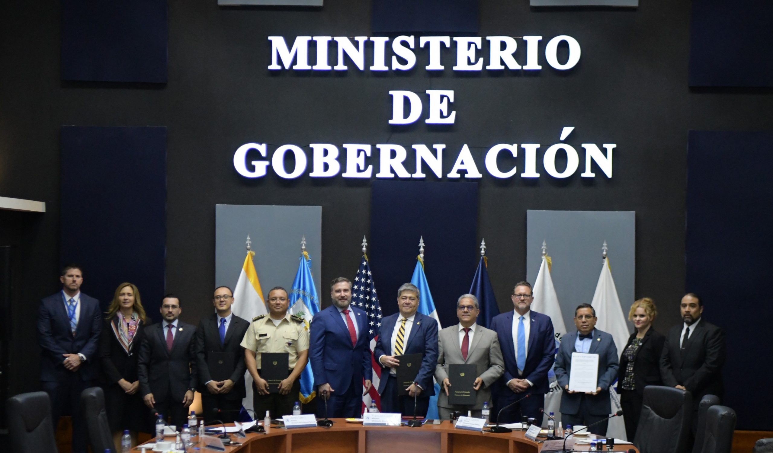 Firman protocolo interinstitucional para el control de precursores y sustancias químicas