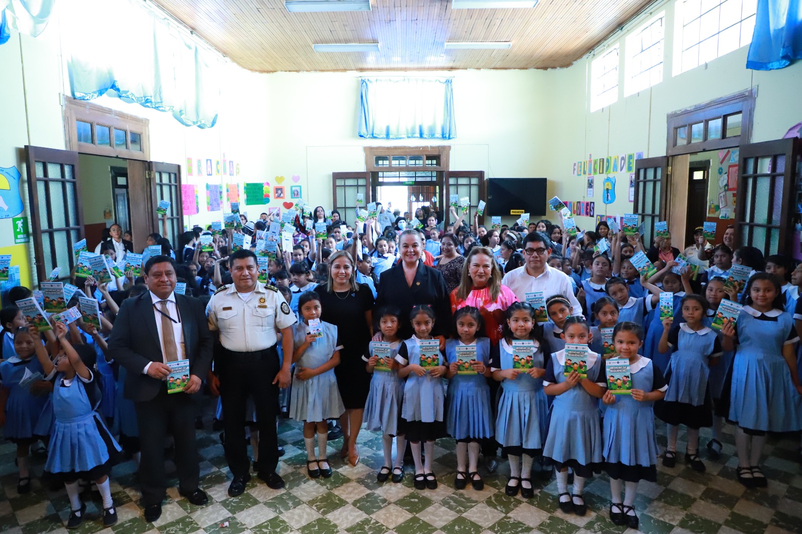 Lanzamiento de campaña 1, 2, 3 Cuéntalo en escuela de zona 1. / Foto: Mineduc.